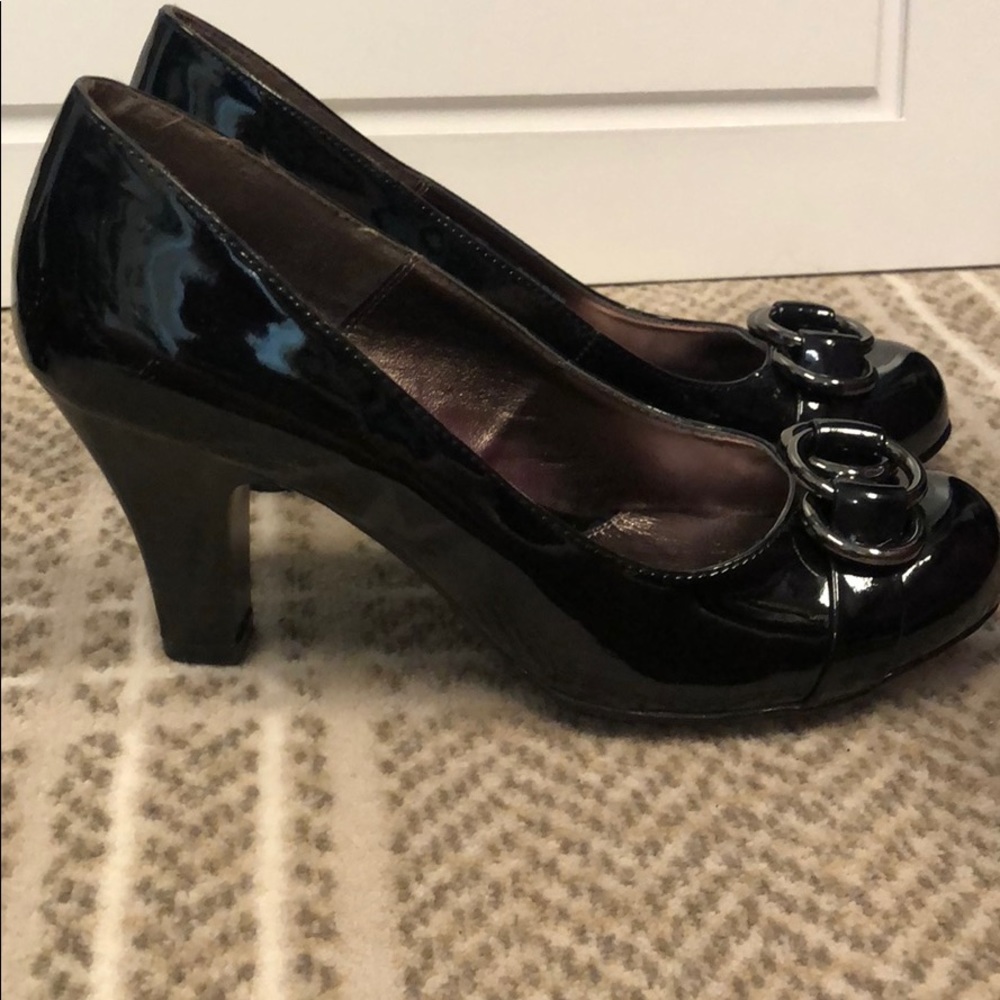 Black patent leather heels size 7